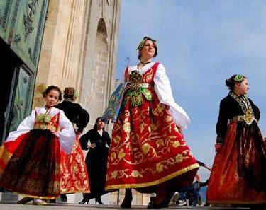 carnevale-piana-degli-albanesi_b.jpg